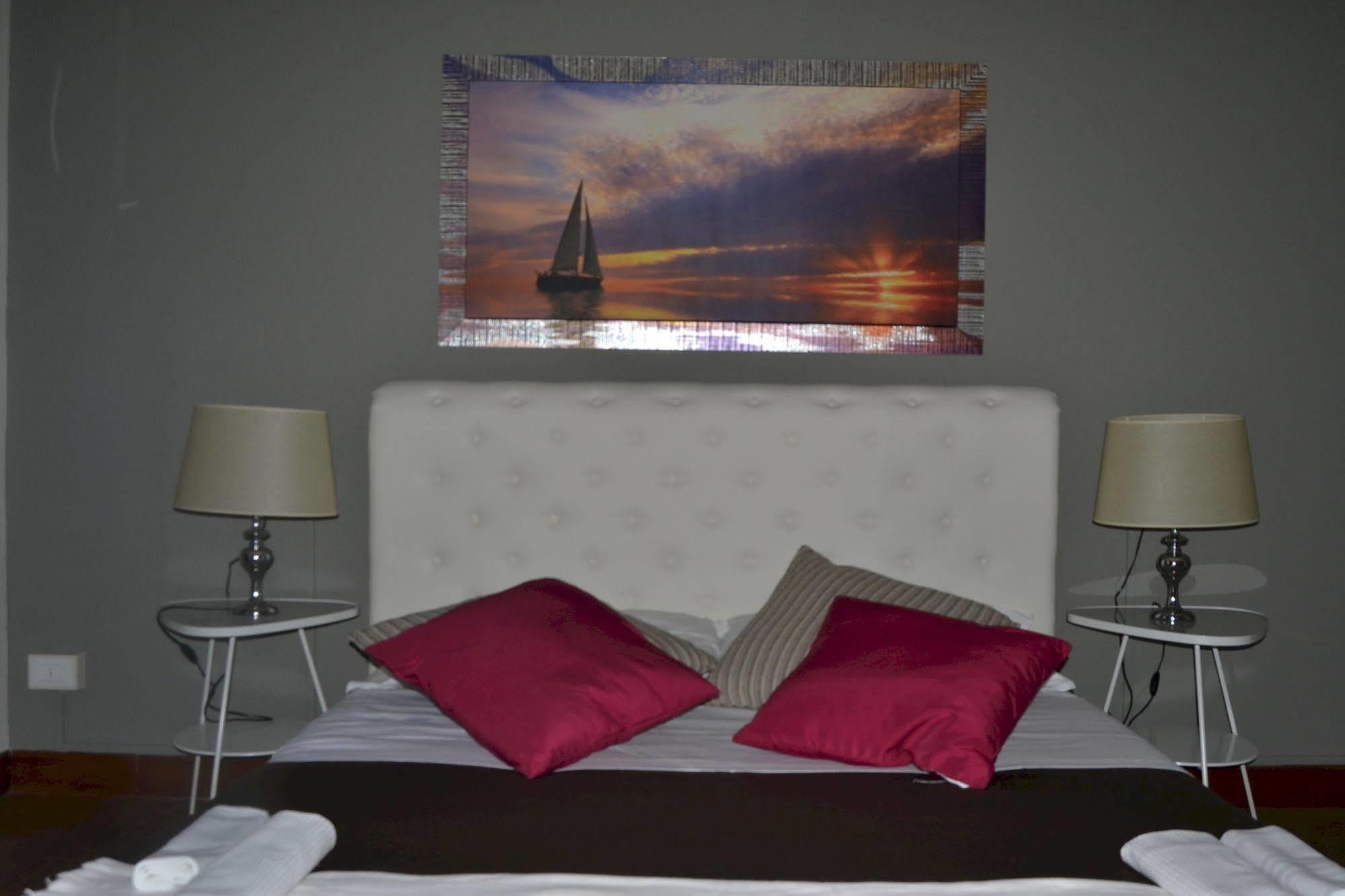 Central Avenue B&B Болоня Екстериор снимка